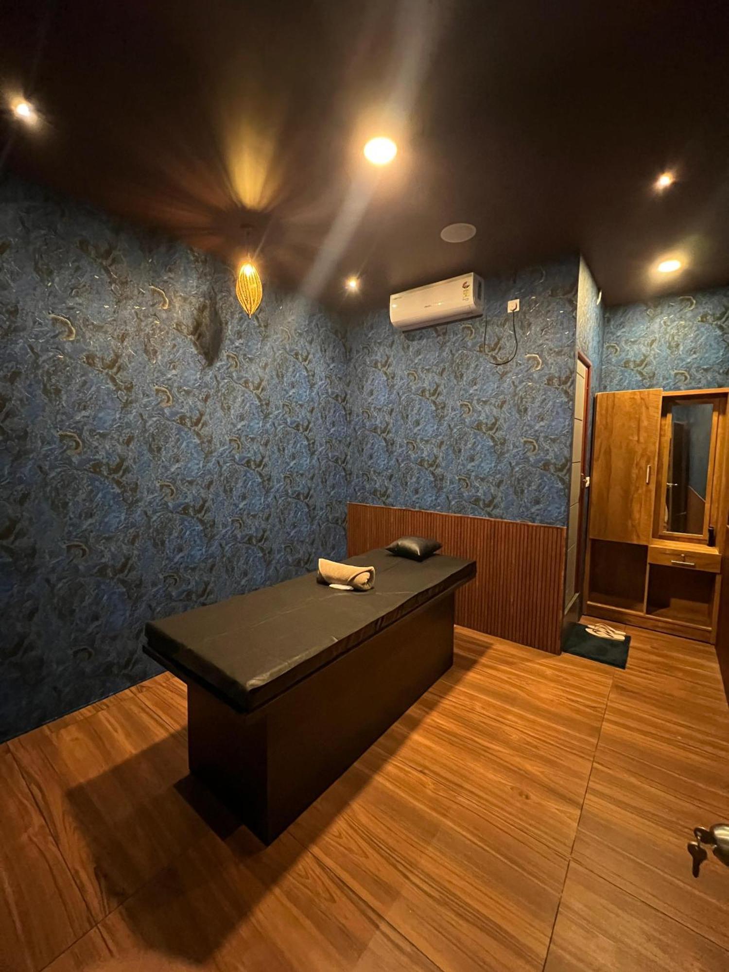 Готель Fly View Airport Residency Недумбассері Екстер'єр фото